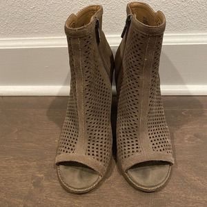 Lucky Brand Bootie Womens Size 9 Tan Leather Suede Peep Toe Ankle Boot Zip up